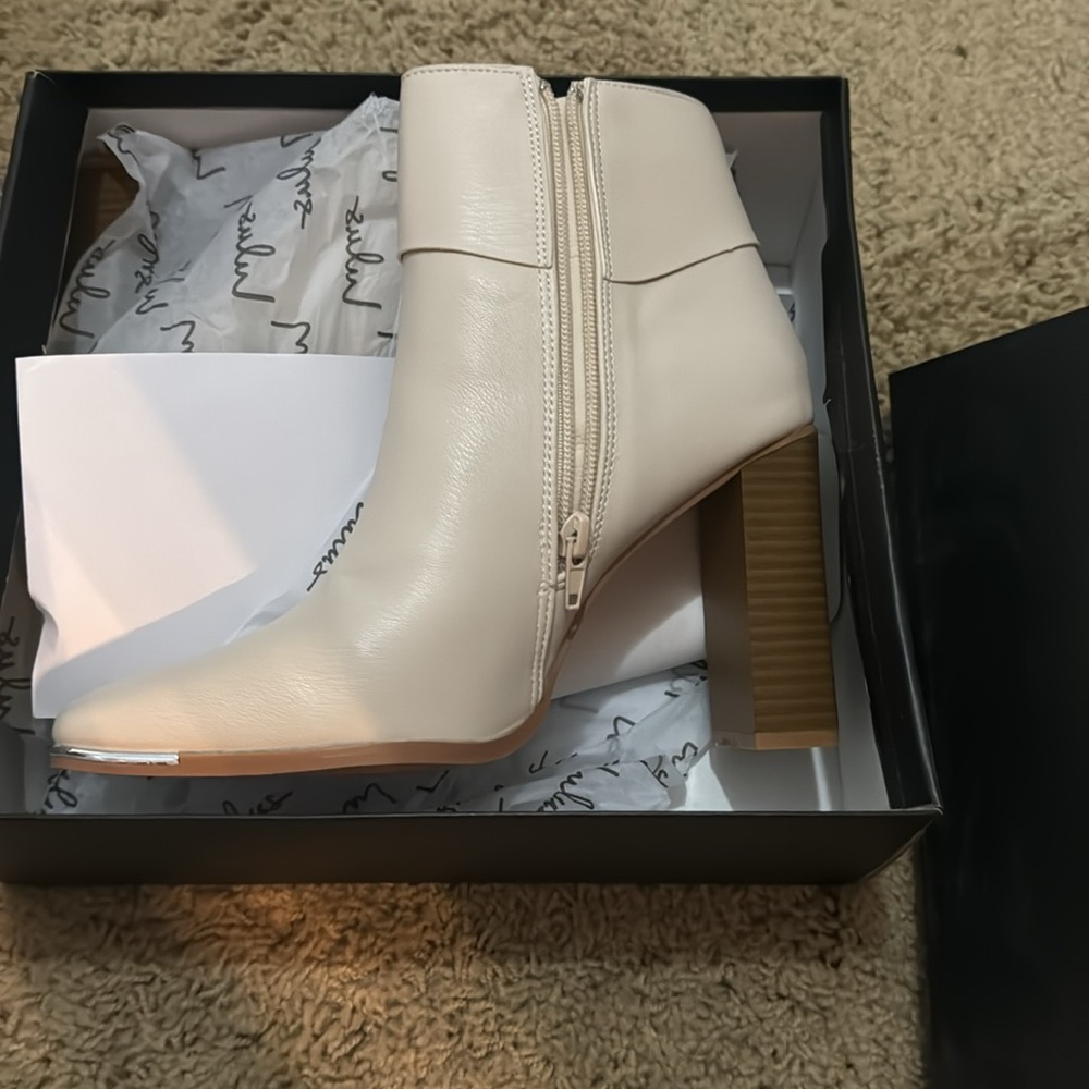 NWOT Lulu’s Booties - Picture 3 of 3